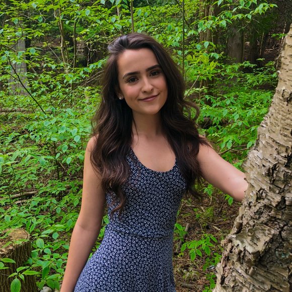 Meet your Posher, Kirsten! - Picture 3 of 4